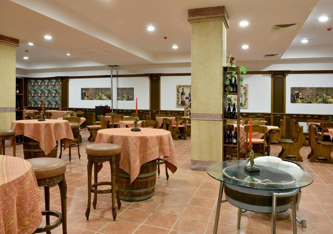 Hotel Estreya And Saints Constantine and Helena