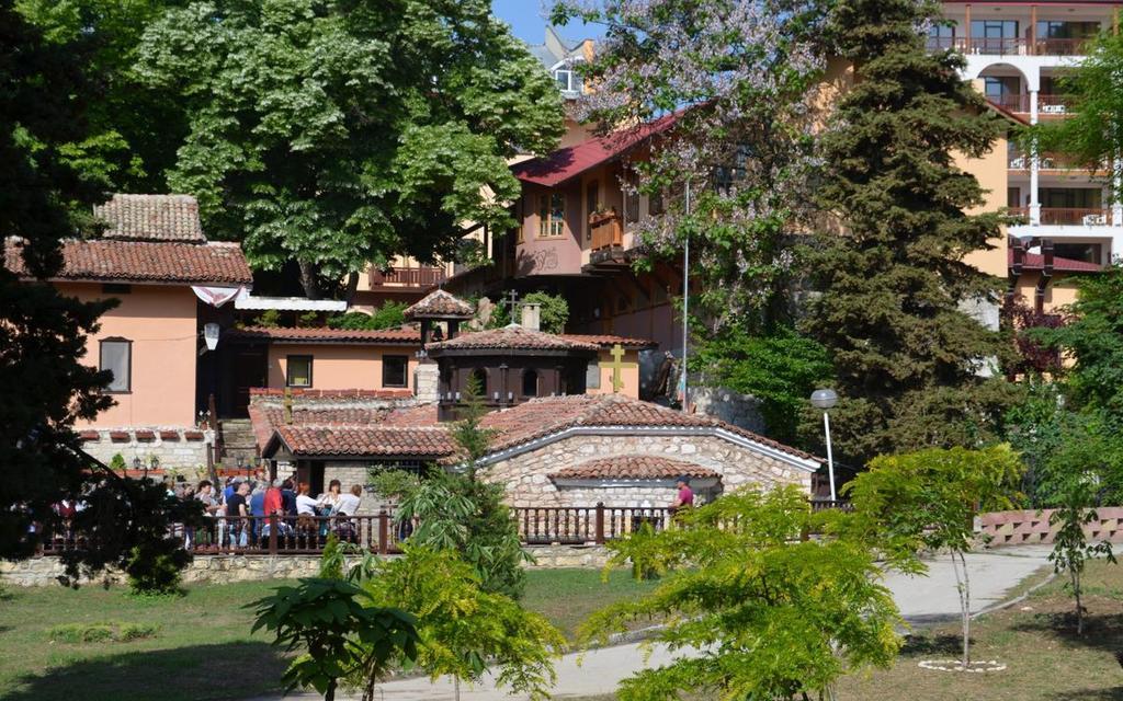 Hotel Estreya And 4*